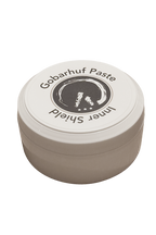 Vorderansicht der Gobarhuf Hufpaste im 220g Tiegel mit den Hauptinhaltsstoffen Oreganoöl, Propolis und Kaolin.