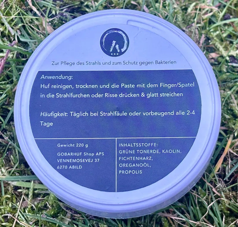 Rückseite der Gobarhuf Hufpaste Verpackung mit detaillierter Anleitung zur Anwendung und Inhaltsstoffliste.