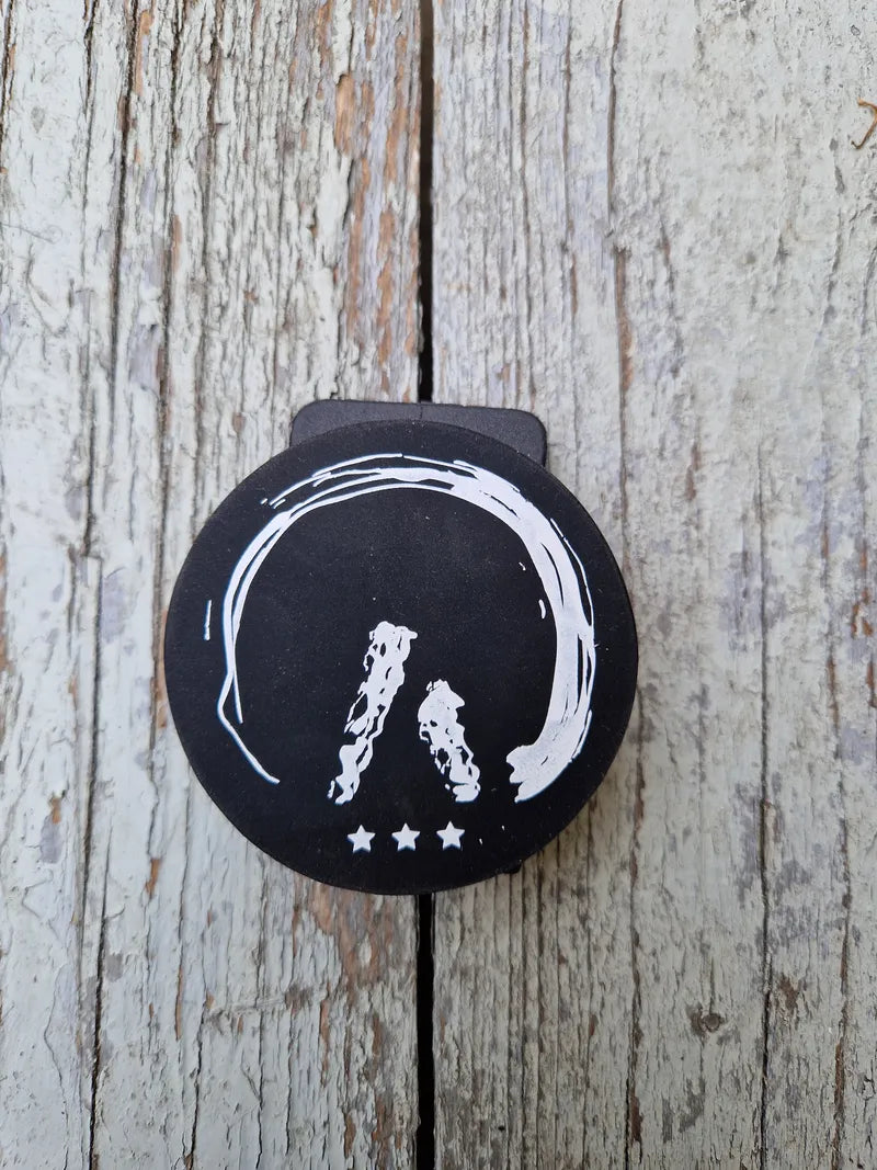 Professioneller Hufbearbeitungs-Magnet in Schwarz mit starkem Magnetkern und Gürtelclip für Hufraspeln.