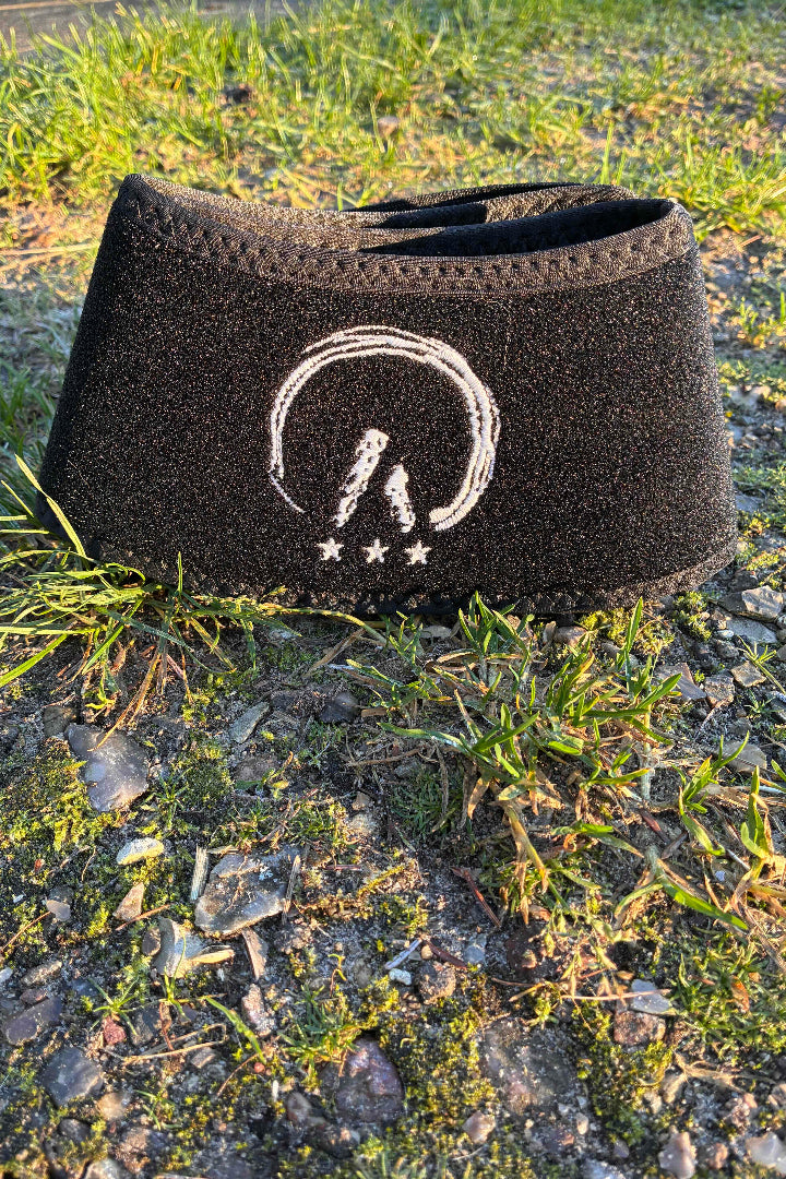 Innovative Rotlicht-Hufglocken für Pferde zur Förderung der Durchblutung am Kronrand mit 660nm und 850nm Wellenlänge.